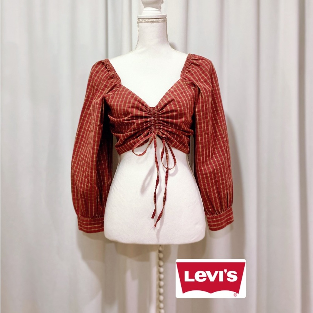 Levi’s Cropped Top with Puff Sleeves